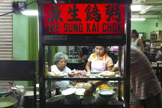 Between Rainforests, Orangutans and Street Food