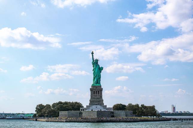 Spotlight on New York City Holiday (2027)