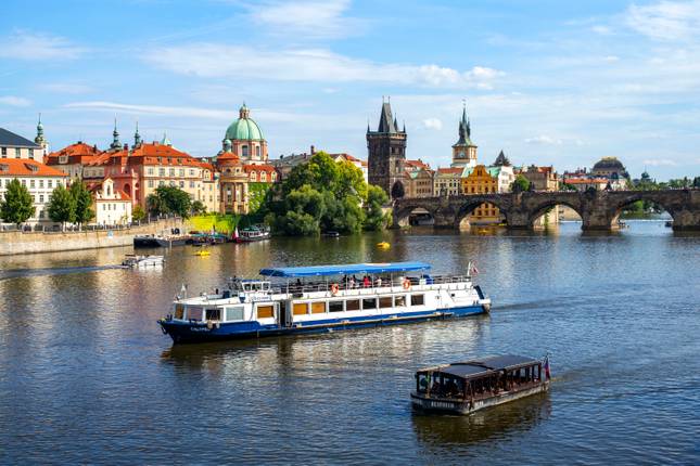 scenic river cruise paris to prague