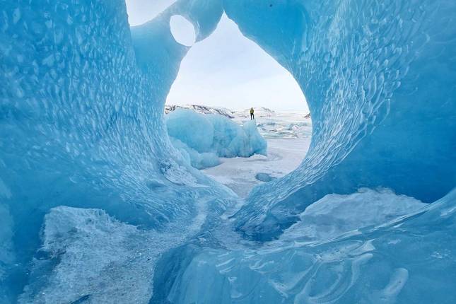 2-Day South Coast, Blue Ice Cave, Glacier Lagoon Tour