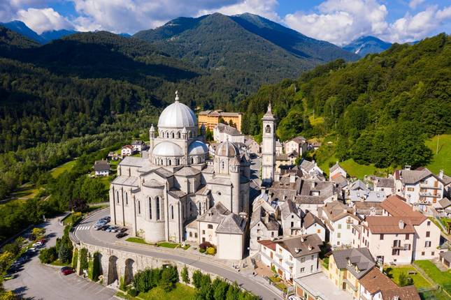 Athens, Peninsula and Complete Sicily (32 destinations)