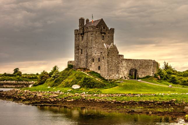 Castles and Manors - Signature