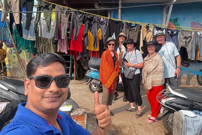 Mumbai Dharavi Slum Tour, Dhobi Ghat, & Dabbawala with Local Train Ride