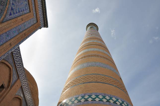 Ásia Central: Uzbequistão, Tajiquistão, Cazaquistão e Quirguistão