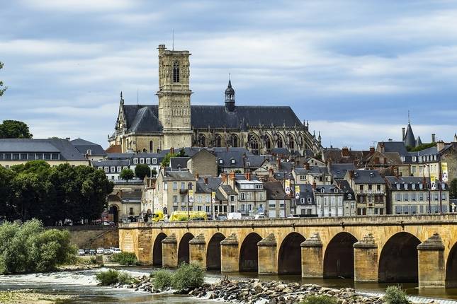 10 Best Loire Valley Tours & Vacation Packages 2021/2022 - TourRadar