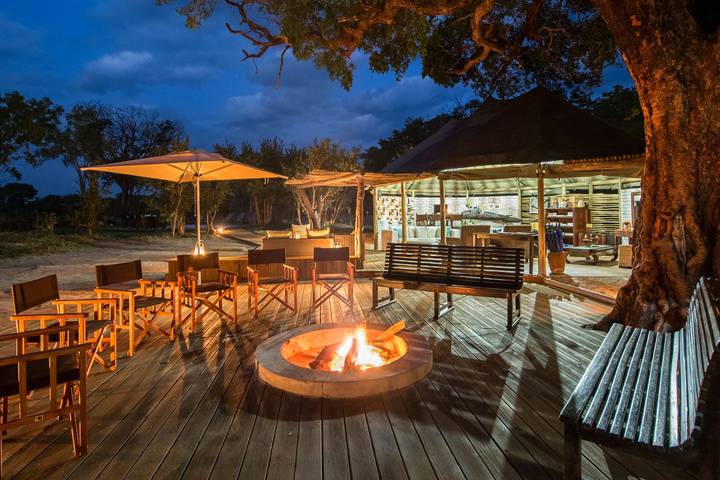 The Big 5 Game Drive and Walk Safaris. 4 Days Tours