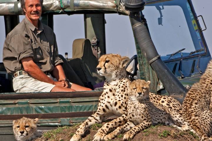 11-Day Primate, Tree Climbing Lions and Wildlife Safari