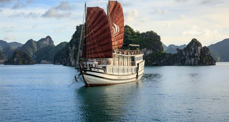 The best Highlights of Hanoi, Ninh Binh, and Halong Bay 6-Day - Legend Travel Group 9