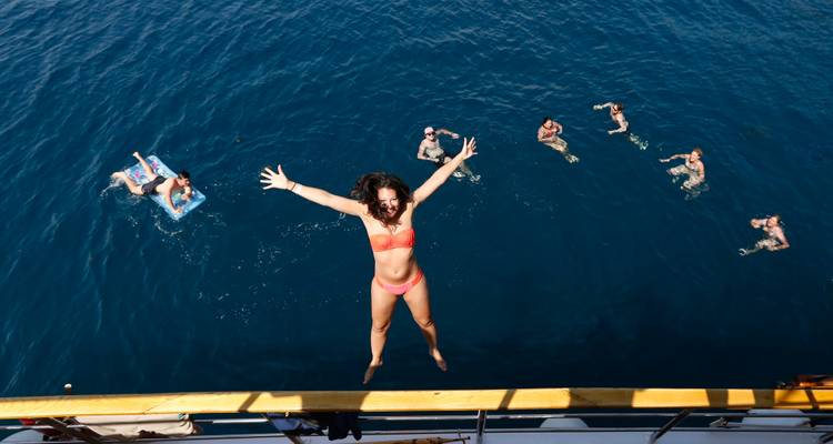 Crucero de ida de 4 Días de Split a Dubrovnik - Clásico Plus sobre cubierta, 18-35 años - Go Croatia Sail 3