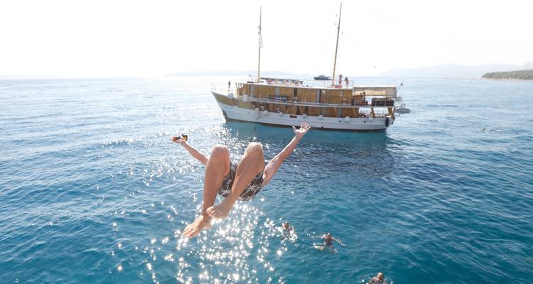 Crucero de ida de 4 Días de Split a Dubrovnik - Clásico Plus sobre cubierta, 18-35 años - Go Croatia Sail 1
