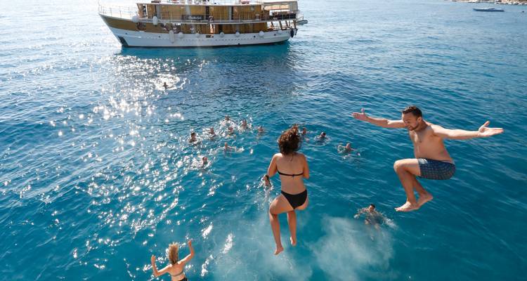 5-day Dubrovnik to Split one-way cruise - Classic Plus above-deck, 18-35s - Go Croatia Sail 2