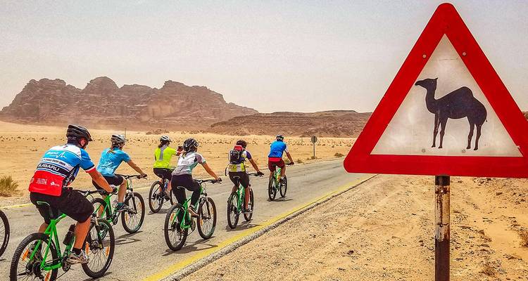 Cyclisme en Jordanie : Petra et Wadi Rum - Intrepid Travel 9