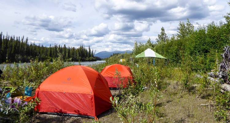Canotaje familiar: Río Nisutlin - Ruby Range Adventure 1