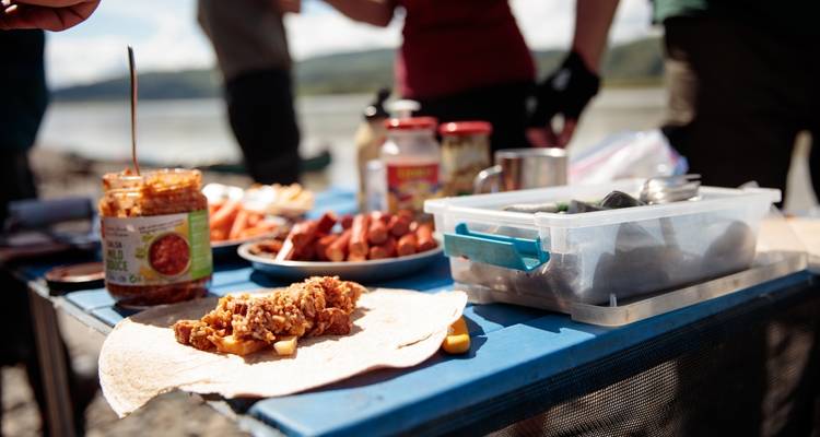 Pagayer avec les filles sur le fleuve Yukon - Ruby Range Adventure 4
