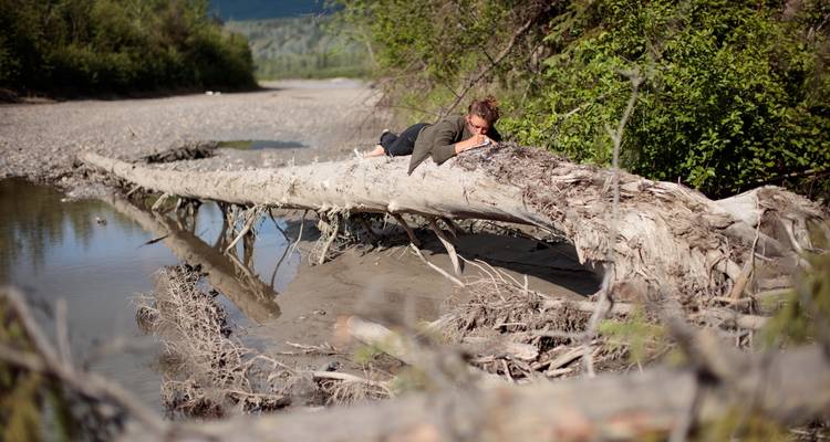 Pagayer avec les filles sur le fleuve Yukon - Ruby Range Adventure 9
