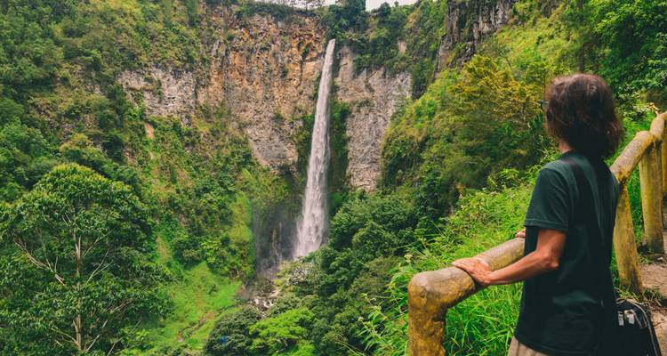 Best of Indonesia (from Medan to Taman Ayun Temple) - Intrepid Travel 10
