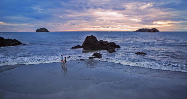 Costa Rica : Vagues de l'océan et couchers de soleil - G Adventures 9