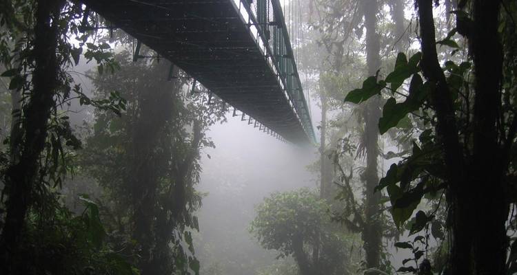 Volcán Arenal y bosque Nuboso de Monteverde Costa Rica, la combinación perfecta - Green World Adventures 2