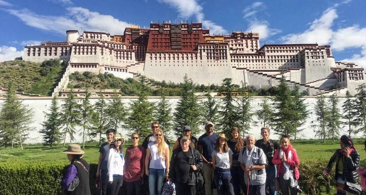 8 jours de voyage au Tibet, de Lhassa au camp de base de l'Everest, en petit groupe : admirez l'Everest de très près. - Tibet Vista 6