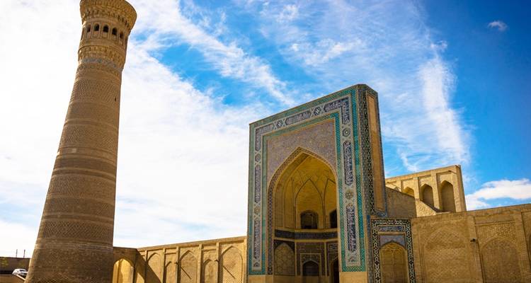 Un pays où l'antiquité millénaire existe en harmonie avec la civilisation moderne. - Silk Road Destinations 3