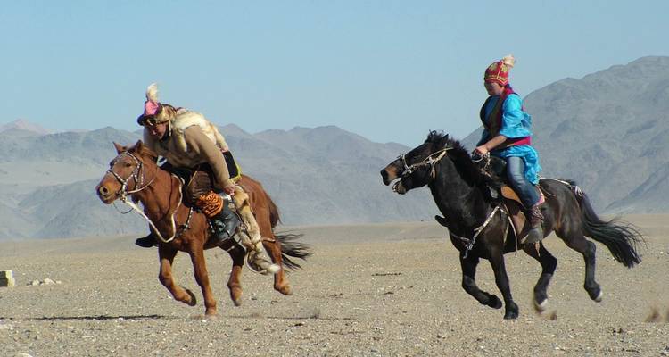 Experimenta Mongolia Occidental y el Festival del Águila Dorada - Unquote Travel 3