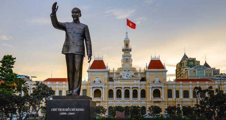 Vietnam ruta Ho Chi Minh aventura en bici 13 días - Bravo Indochina Tours 3