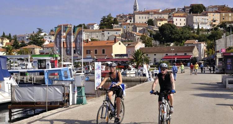 Cyclisme sur route à travers Terra Magica - Fiore Tours 2