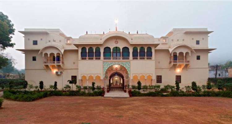 Golden Triangle with Dunes and Village Visit - Yolo India Tours 4