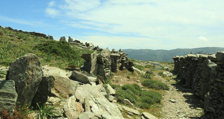 Ruta de Andros Senderismo de posada a posada Autoguiado - One Foot Forward 3