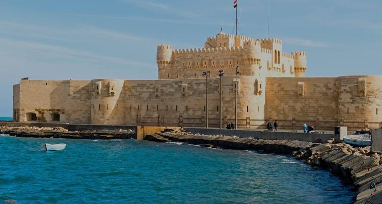 Zitadelle von Qaitbay über dem Meer in Alexandria.