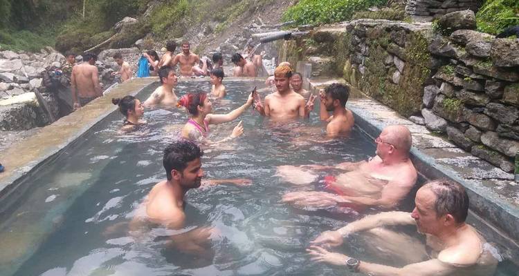 Trek du camp de base de l'Annapurna -13 jours - Himalayan Adventure Treks & Tours 9