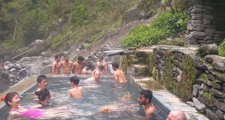 Trek du camp de base de l'Annapurna -13 jours - Himalayan Adventure Treks & Tours 4