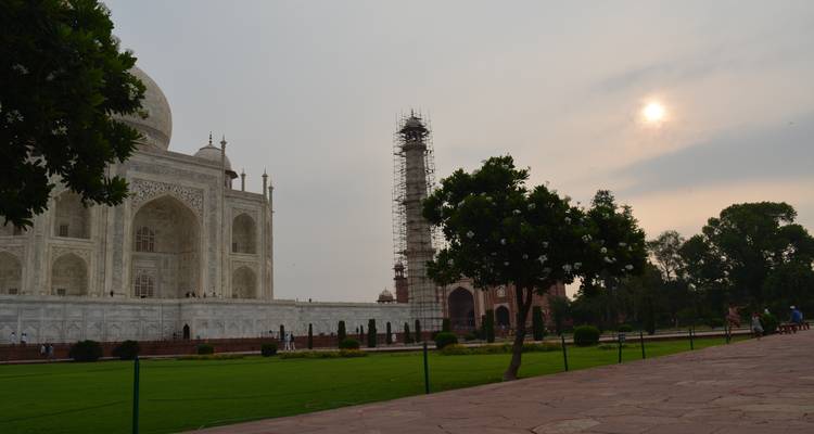 Delhi Darshan with Sunrise Taj Mahal Tour - Ghum India Ghum 3