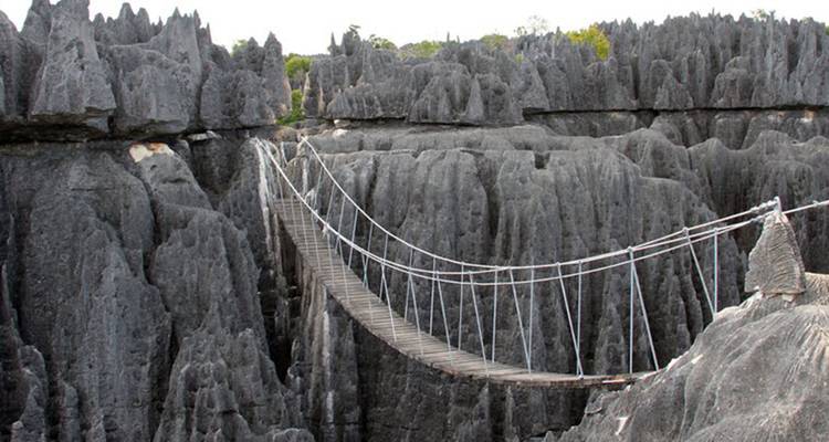 Aventura (Descenso por el río Tsiribihina) - HT Agency Tours 10