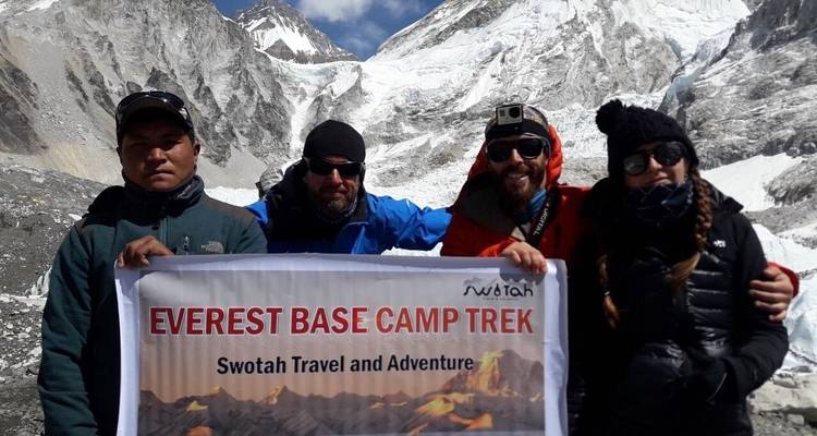 Excursión de lujo al campamento base del Everest - Swotah Travel and Adventure 8