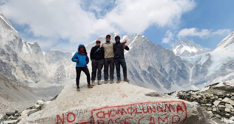 Excursión de lujo al campamento base del Everest - Swotah Travel and Adventure 3