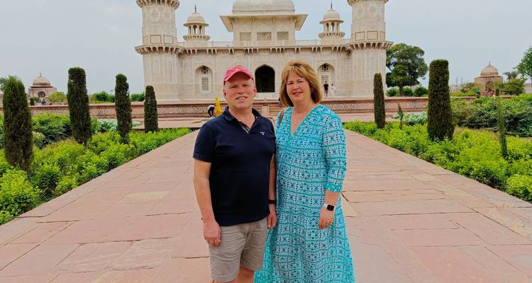 Visite privée de 2 jours du Taj Mahal et d'Agra en train Gatimaan - Raj Tour & Travel 1