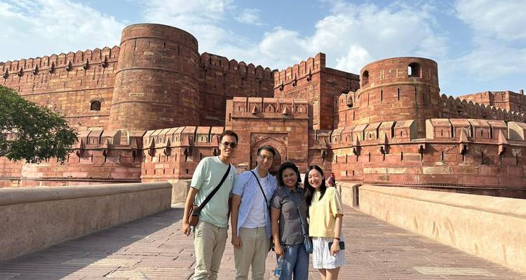 Visite privée de 2 jours du Taj Mahal et d'Agra en train Gatimaan - Raj Tour & Travel 2