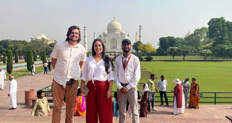 Visite privée de 2 jours du Taj Mahal et d'Agra en train Gatimaan - Raj Tour & Travel 9