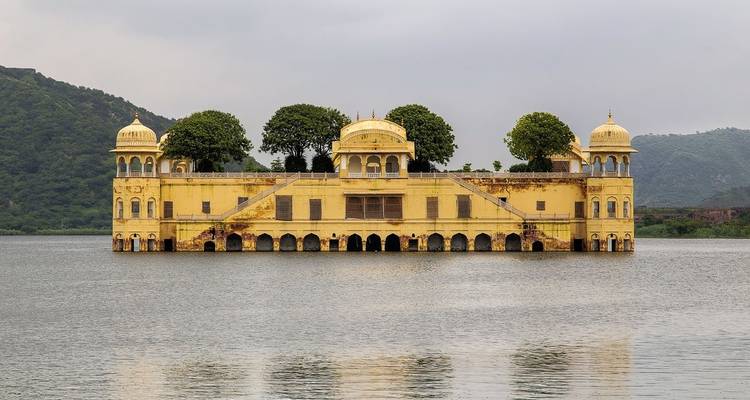 Golden Triangle with Khajuraho and Varanasi - Ghum India Ghum 9