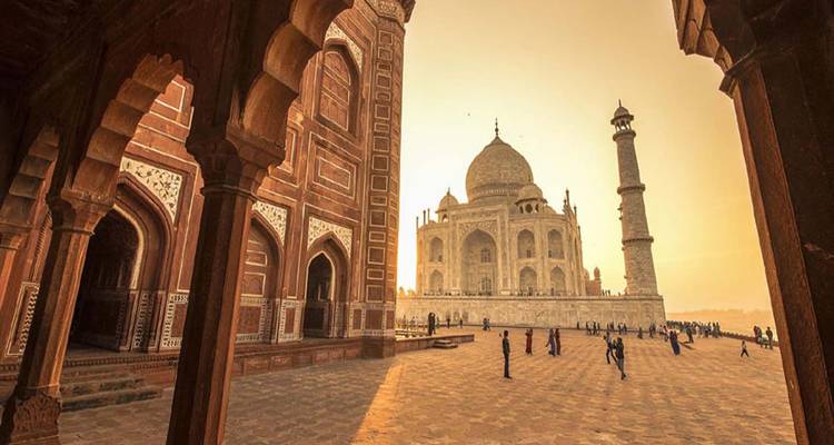 Private Overnight Taj Mahal & Agra Tour from Delhi - Raj Tour & Travel 3