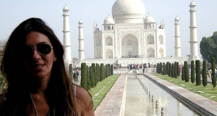 Retrato con el Taj Mahal al fondo.