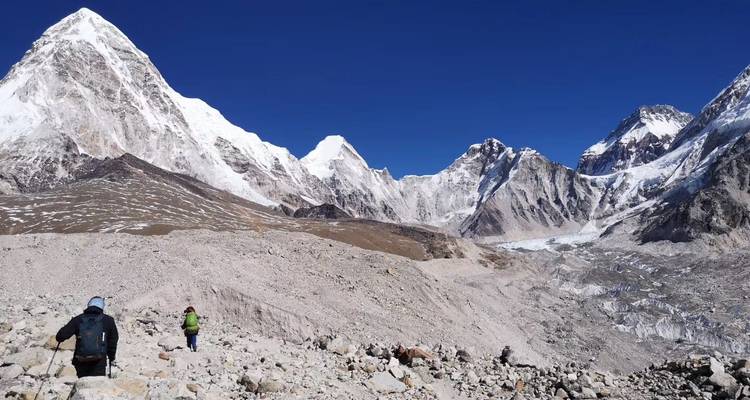 Escalada al Pico de la Isla y Caminata al Campo Base del Everest -19 Días - Himalayan Adventure Treks & Tours 10