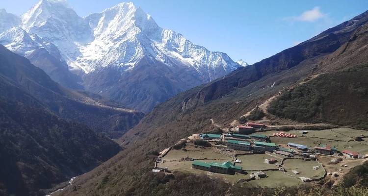 Everest Base Camp Gokyo Lakes Via Cho La Trek for 2025/2026 - Himalaya Heart Treks & Expedition[P] Ltd  10