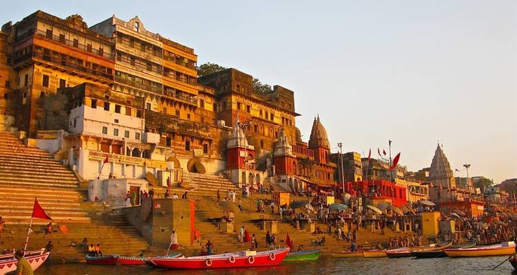 Circuito de 10 días por la India, el Himalaya y Benarés, que te dejará sin aliento: crucero por el Ganges, jardines del Té Tigres de Siberia y Flores silvestres exóticas - IHCT Heritage & Adventure  Tours 1