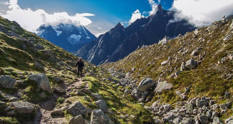 Manaslu Tsum Valley Trek au Népal - 18 jours Découvrez la vallée cachée de l'Himalaya - Scenic Nepal Treks & Expedition Pvt. Ltd 10