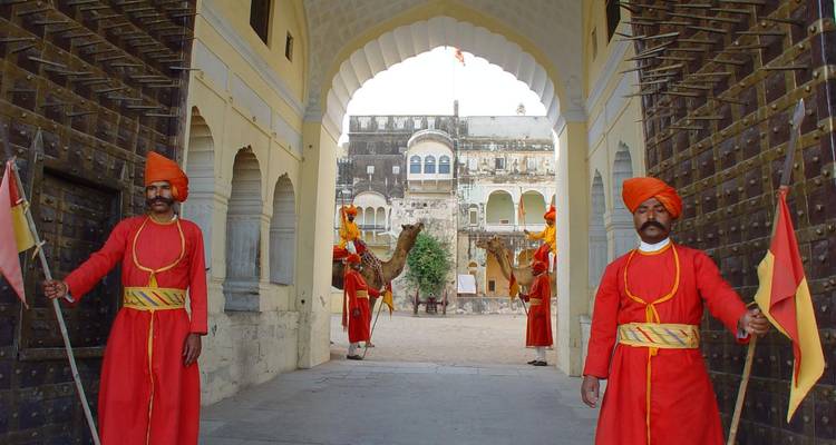 Boda real de 3 días en el castillo de Kalwar: Grandeza y pompa sin igual para ti - IHCT Heritage & Adventure  Tours 2