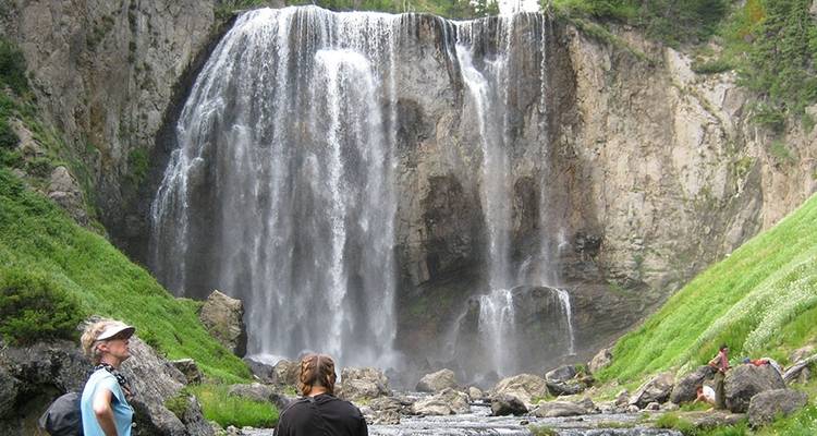Traversée en lama de la rivière Bechler - Wildland Trekking 4