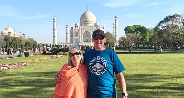 Taj Mahal & Agra Private Day Tour from Delhi- All Inclusive - Raj Tour & Travel 7