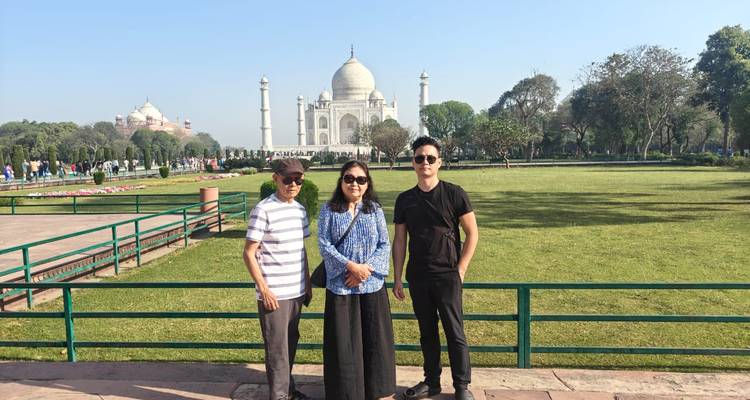 Taj Mahal & Agra Private Day Tour from Delhi- All Inclusive - Raj Tour & Travel 8